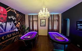 Capsule Casino - Jacuzzi - Billard - Netflix - Console & Jeux