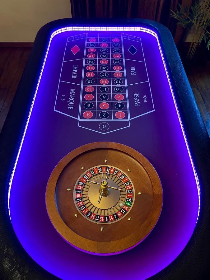 Capsule Casino - Jacuzzi - Billard - Netflix - Console & Jeux Appartement Bergen Buitenkant foto