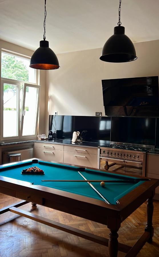Capsule Casino - Jacuzzi - Billard - Netflix - Console & Jeux Appartement Bergen Buitenkant foto