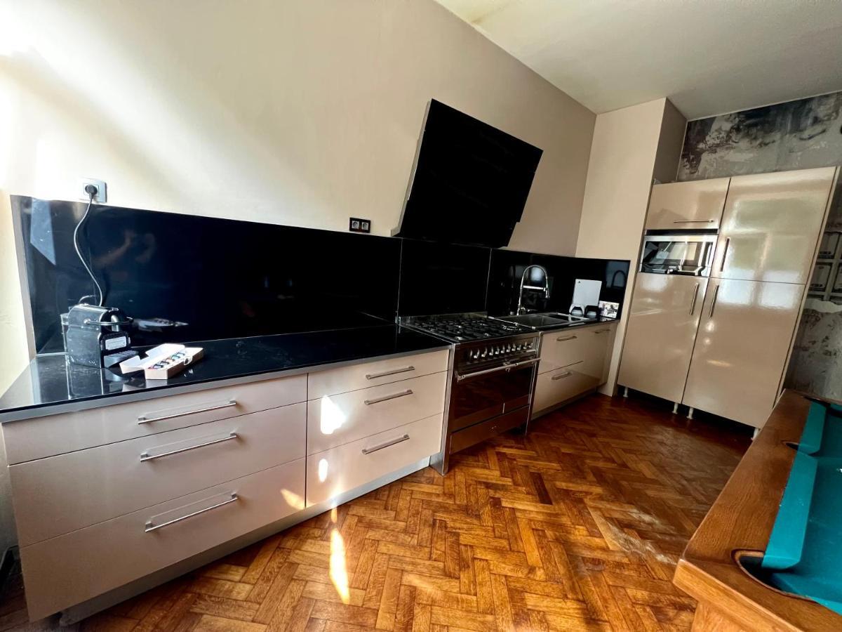 Capsule Casino - Jacuzzi - Billard - Netflix - Console & Jeux Appartement Bergen Buitenkant foto