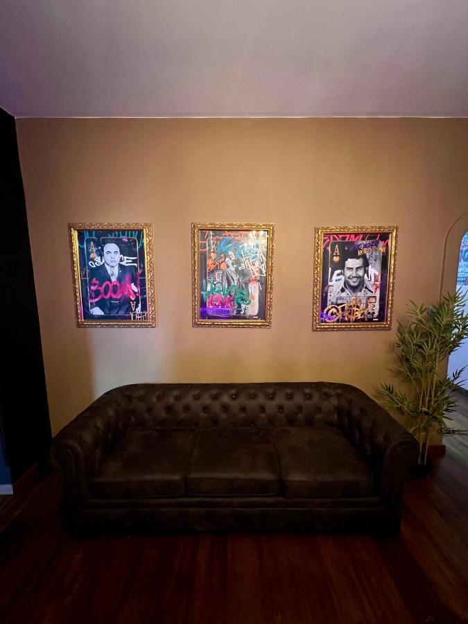 Capsule Casino - Jacuzzi - Billard - Netflix - Console & Jeux Appartement Bergen Buitenkant foto